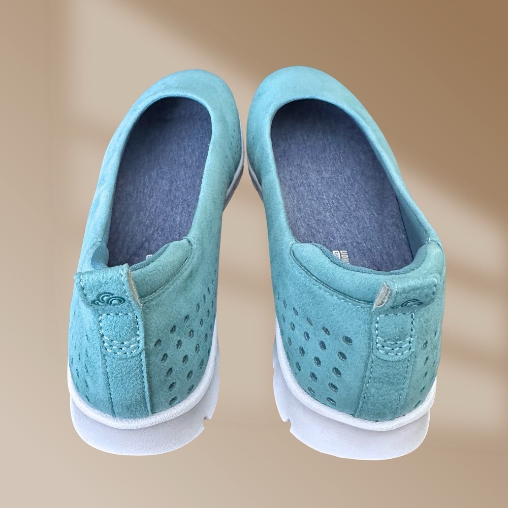 Clarks CloudSteppers Soft Cushioned Sz 9 Wide Aqua Blue New in Box Flats - Picture 3 of 5